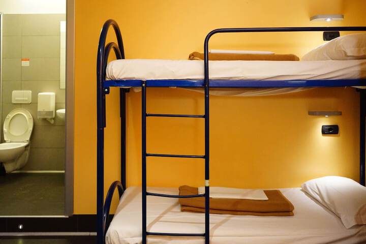 Room 10 of 51