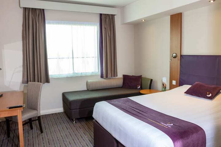 Room 6 of 42