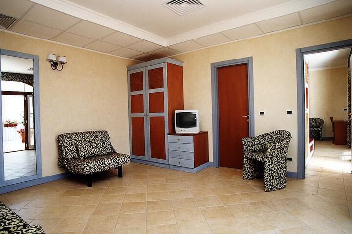 Room 21 of 50