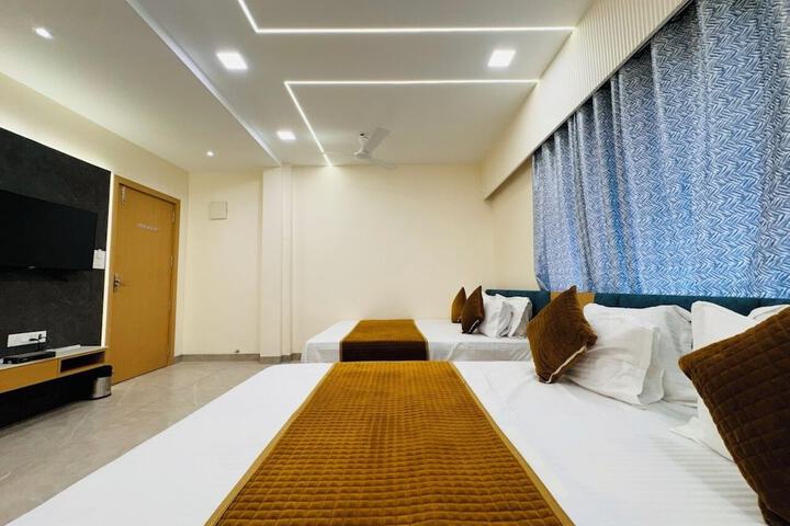 Room 21 of 38