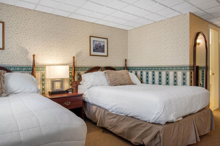2 Double Beds (4 of 7)