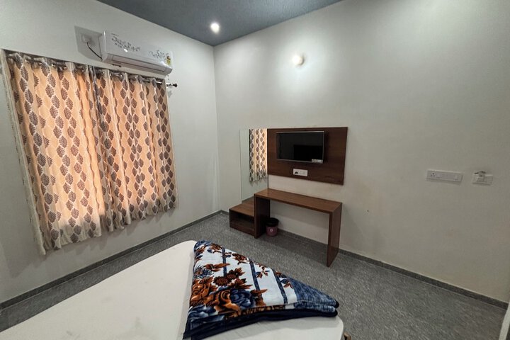 Room 30 of 63