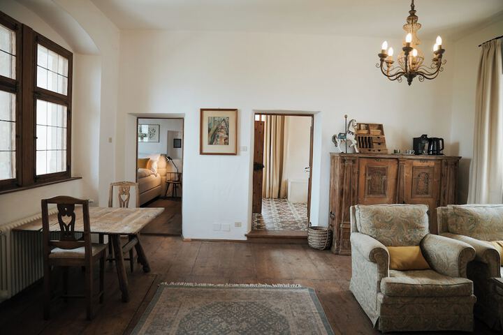 Room 9 of 24