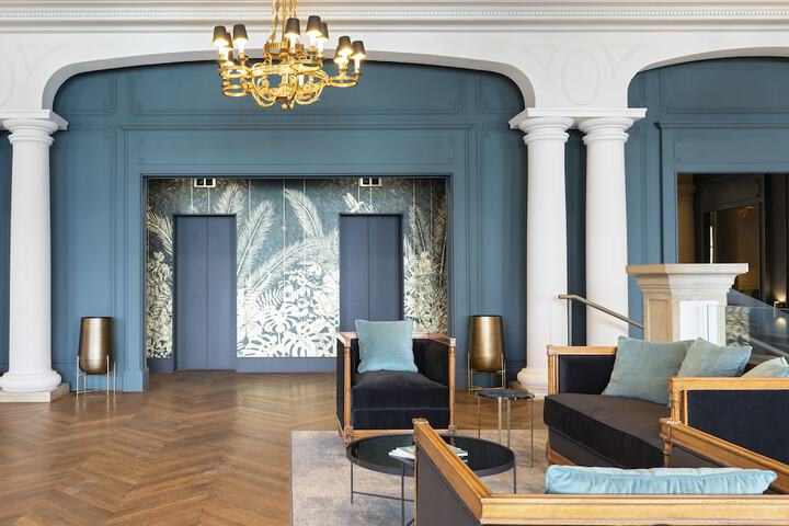Hotel Lobby