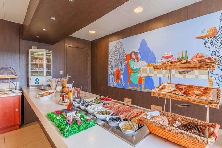 Breakfast buffet