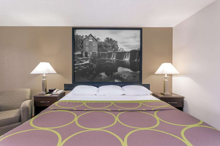 1 King Bed (1 of 13)