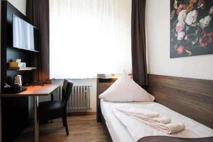 Room 27 of 59