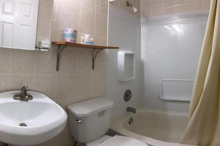 Deluxe Single Room (3 of 3)