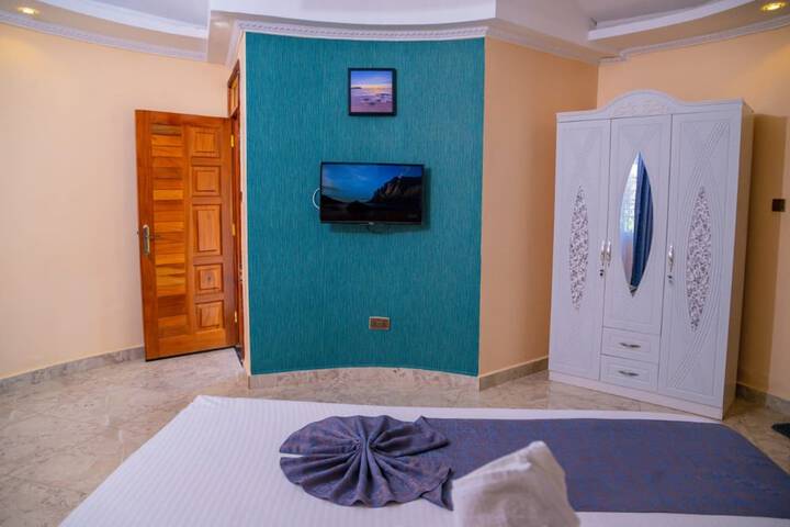 Room 13 of 31