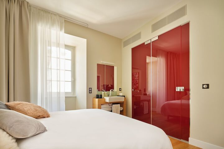 Room 18 of 48