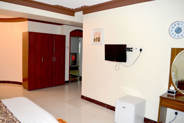 Room 34 of 61