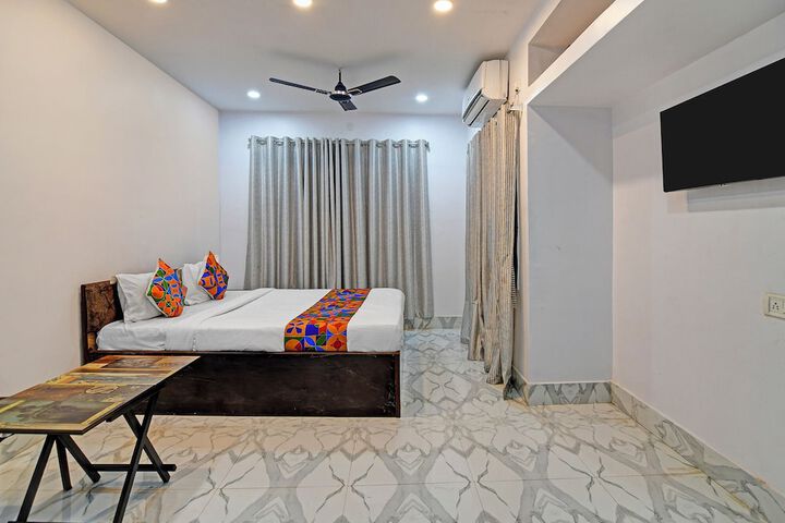 Room 14 of 26