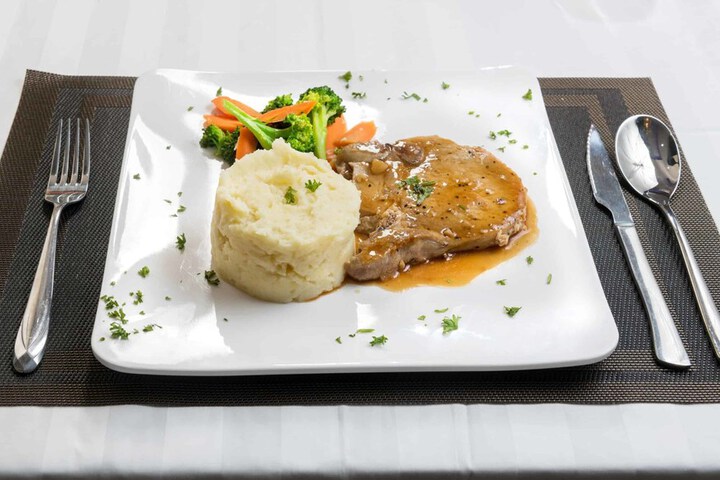 Dining 67 of 87