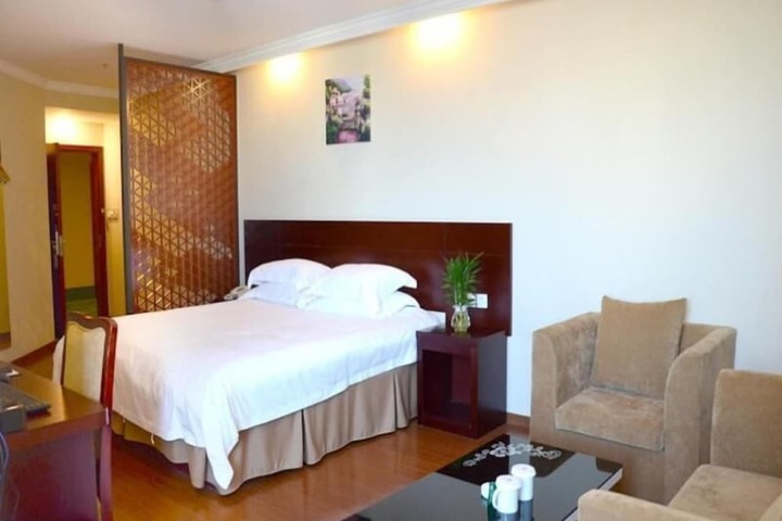 Room 20 of 65