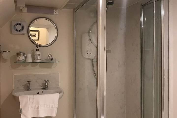 Room 19 of 35