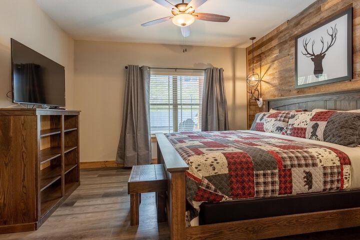 Room 2 of 43