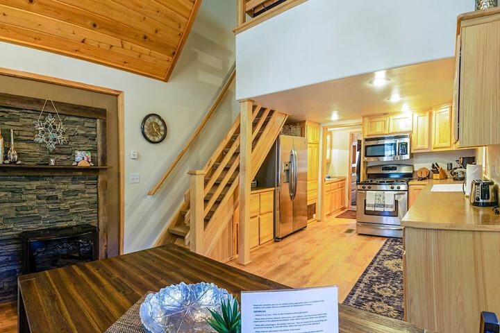 #52 The Cabins at Hyatt Lake lake View in Ashland, OR