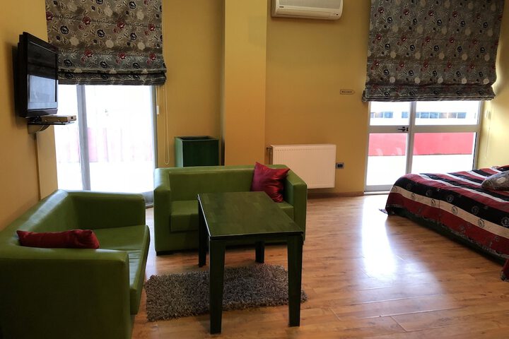 Room 21 of 98