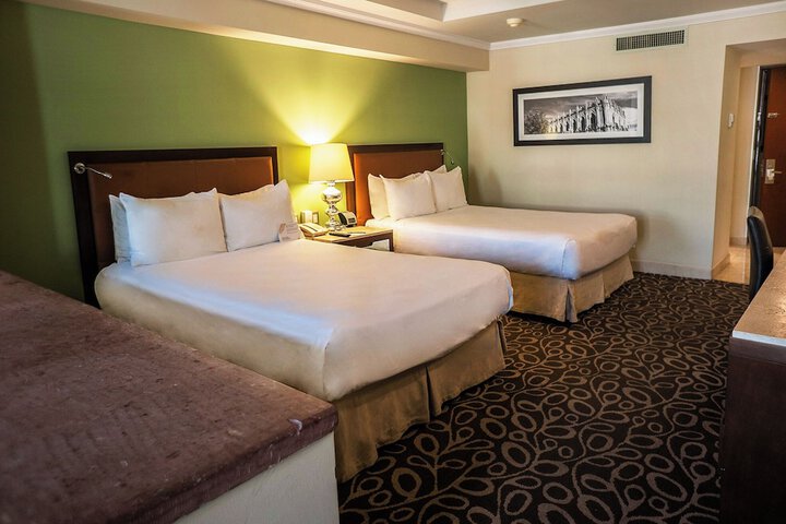 Room 8 of 44