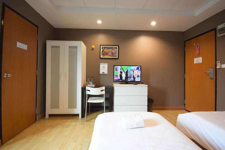 Room 8 of 35