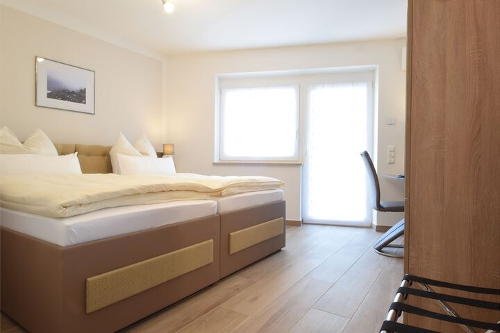 Room 5 of 35