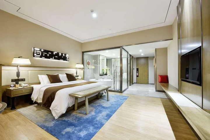 Room 7 of 28