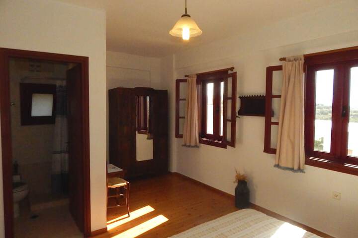 Room 27 of 72