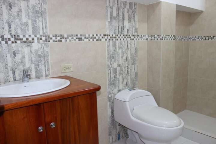 Room 10 of 18