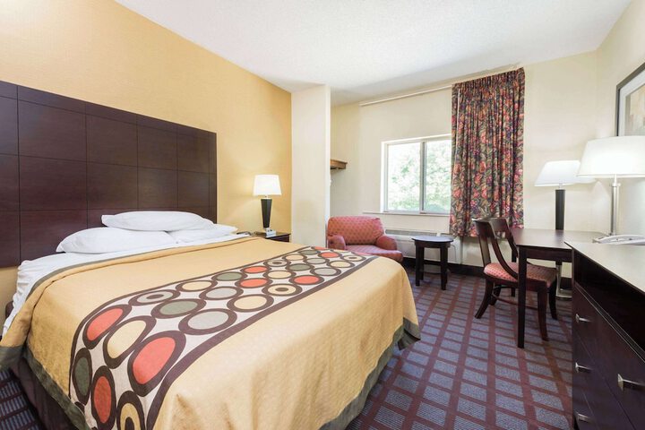 1 King Bed Studio Suite (2 of 2)