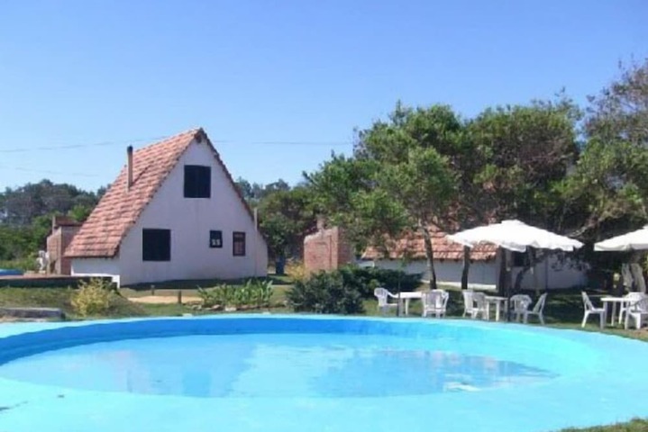 Pool 10 of 16
