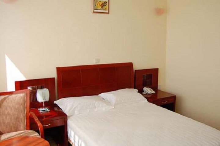 Room 9 of 24