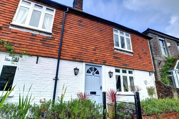 Stunning Holiday Home in Robertsbridge With Private Garden