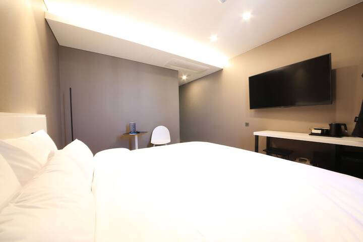 Room 15 of 117