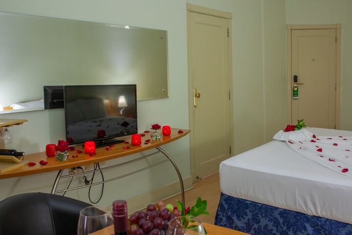 Room 40 of 156