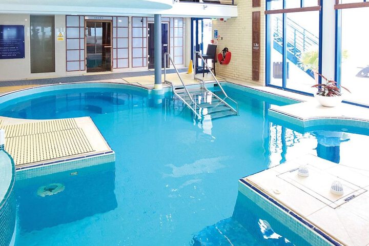 Pool Hotel
