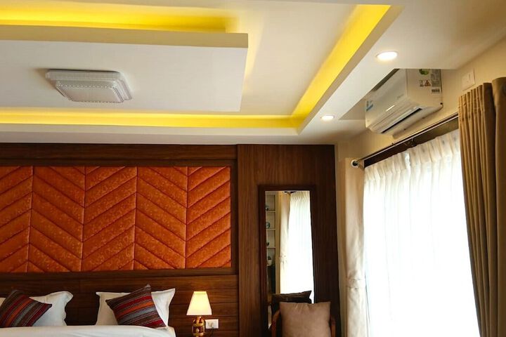 Room 35 of 121