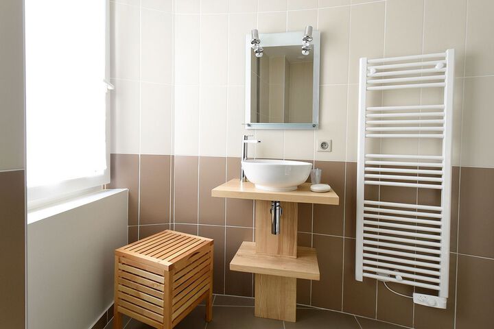 Room 4 of 15