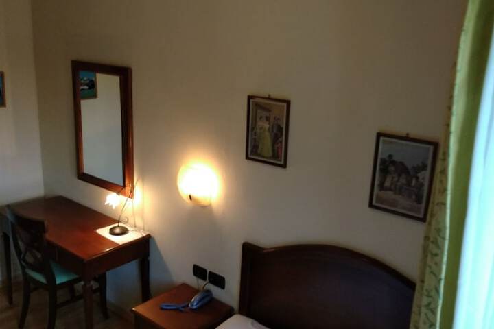 Room 4 of 29