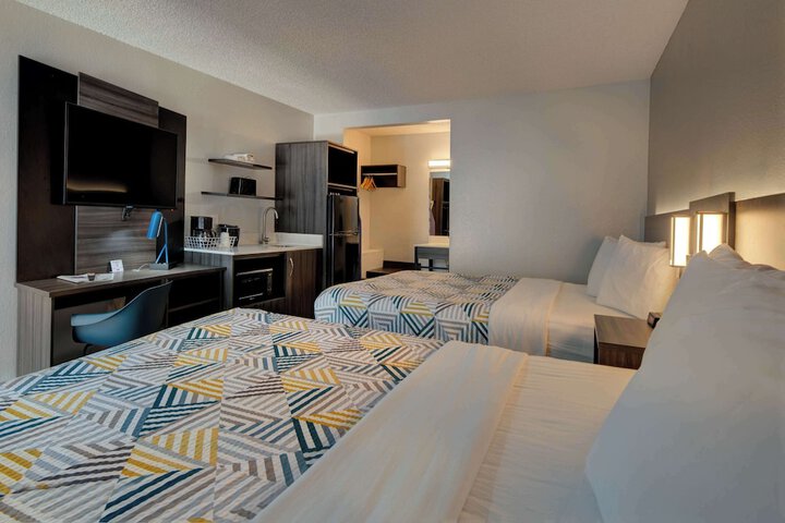 Room 8 of 30