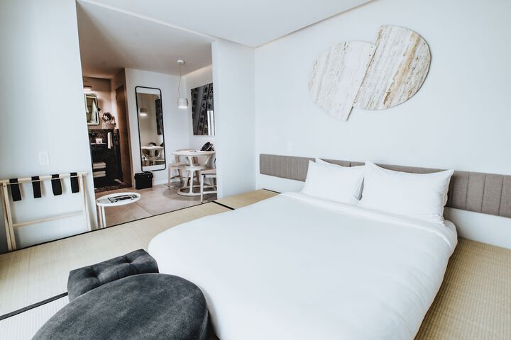 Room 13 of 48