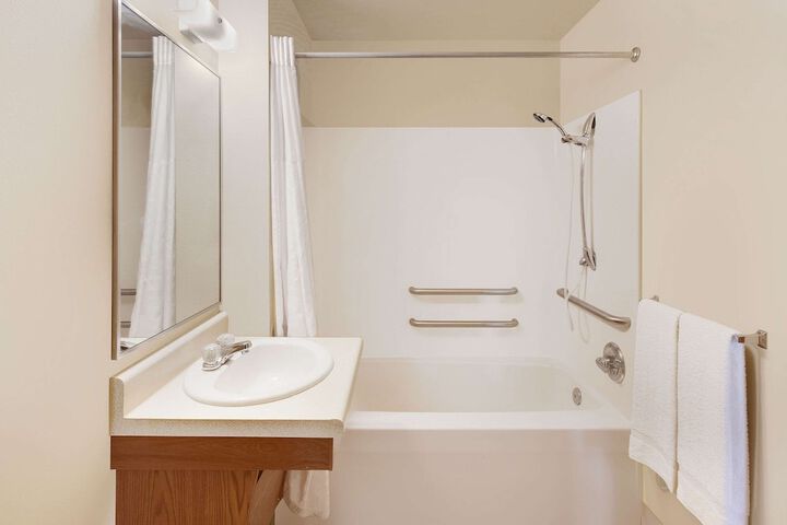 Standard Double Bed (8 of 14)