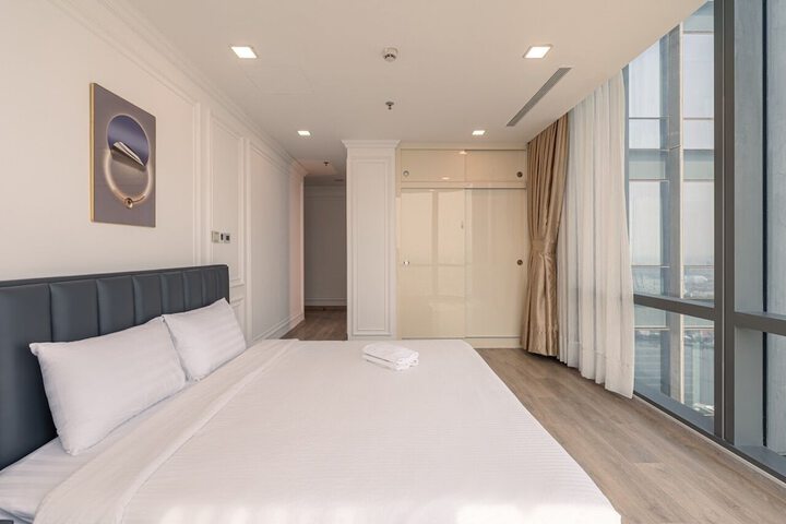 Room 78 of 243