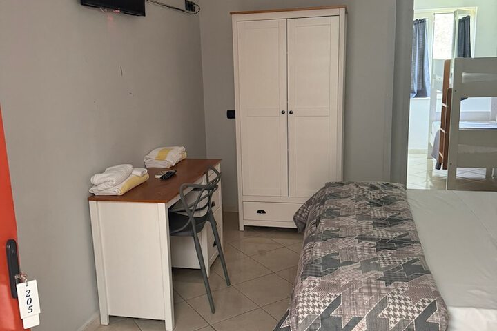 Room 19 of 51