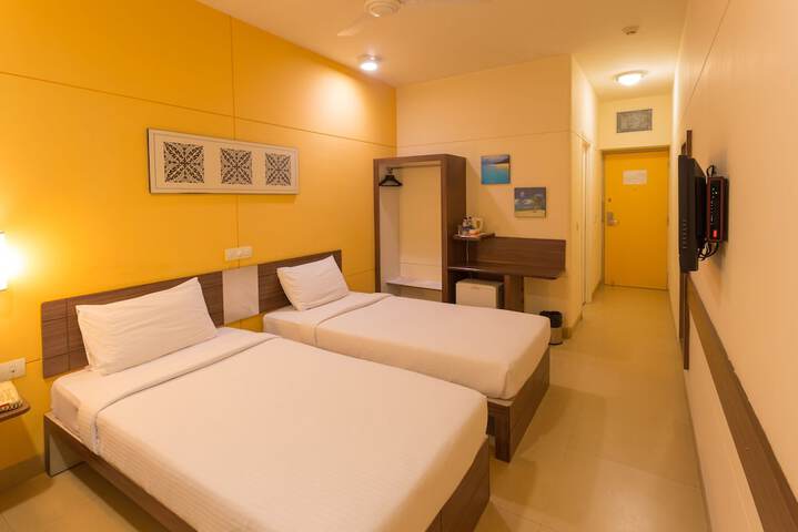 Room 8 of 37