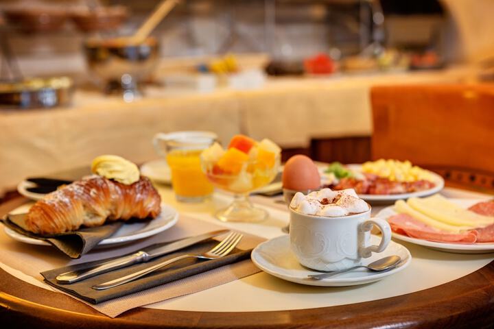 Breakfast/Coffee Service 56 of 70