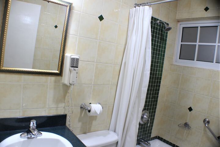 Room 52 of 91