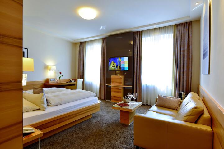 Room 52 of 112