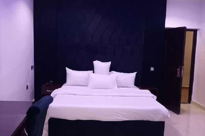 Room 21 of 51