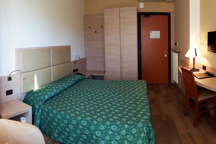 Room 25 of 78