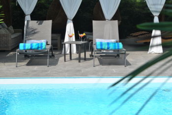 Pool 14 of 23